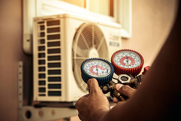 Professional Ac Installation technician working in Gates Mills, OH
